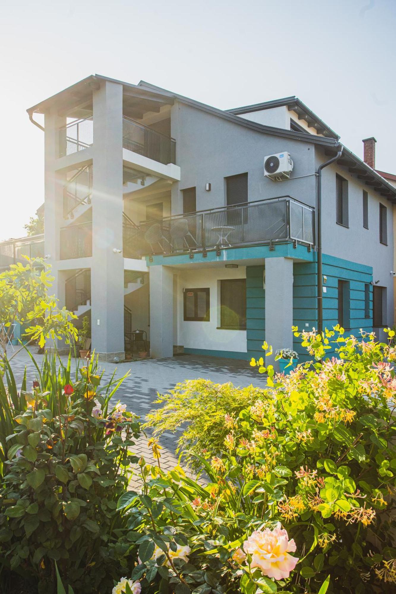 Magdi Vendeghaz A-B Apartment Celldömölk Exterior foto