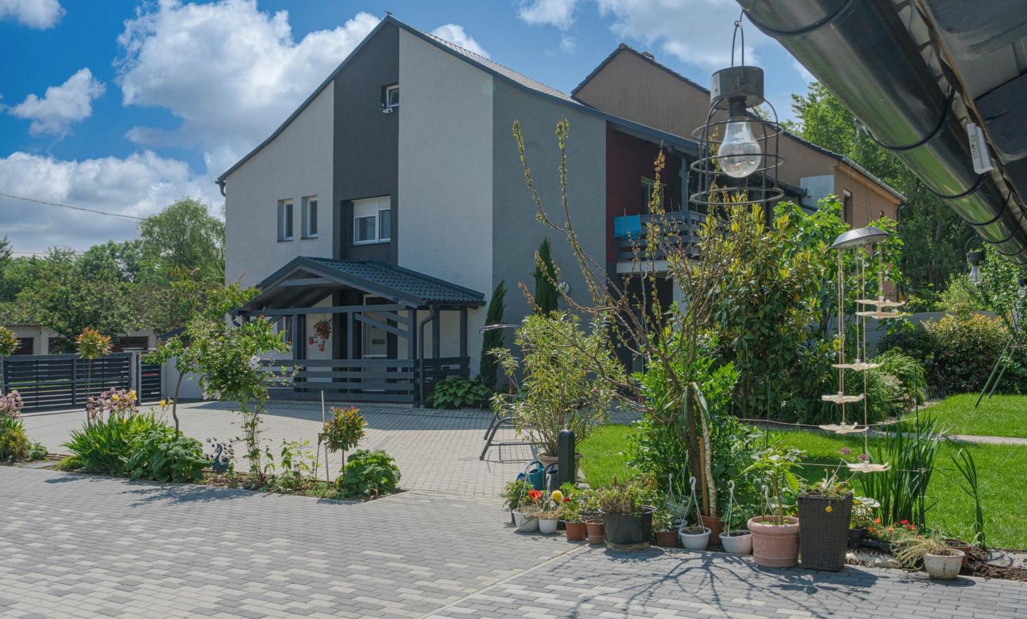 Magdi Vendeghaz A-B Apartment Celldömölk Exterior foto