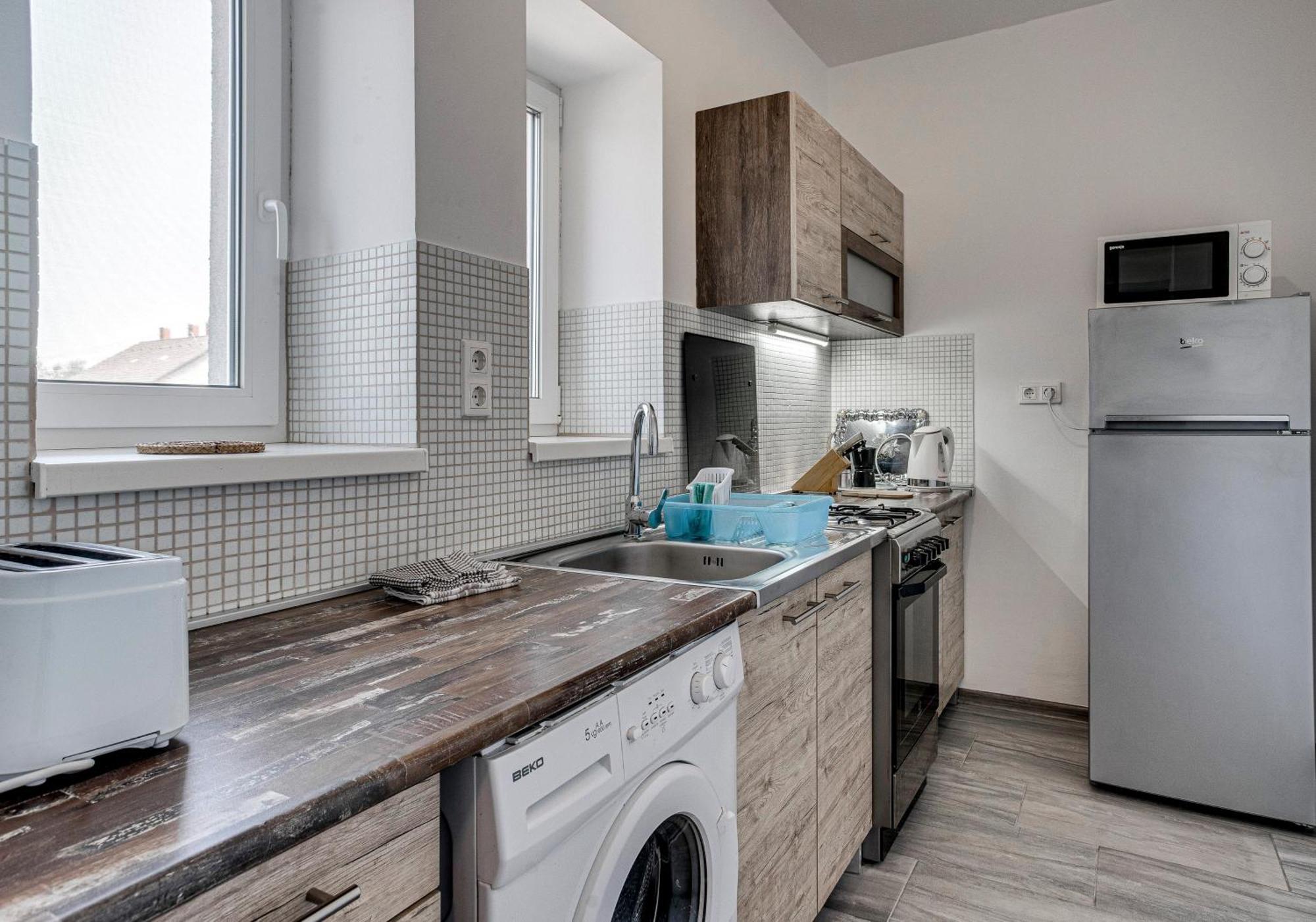 Magdi Vendeghaz A-B Apartment Celldömölk Exterior foto